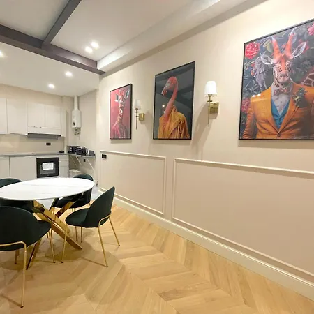 Exotic With Jacuzzi *