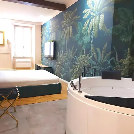 アパート Exotic With Jacuzzi