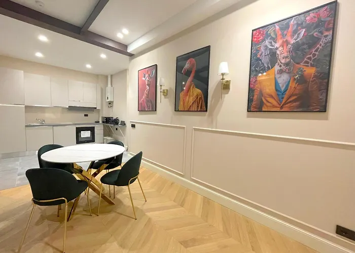 Exotic With Jacuzzi *