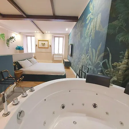 Apartment Exotic With Jacuzzi